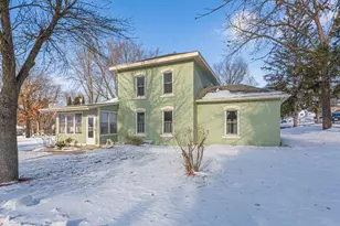 219 Davis St, Le Sueur, MN 56058 - Photo 1