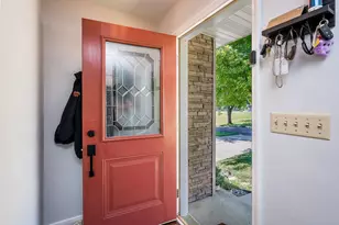 915 S Hampton St, Fairmont, MN 56031 - Photo 5