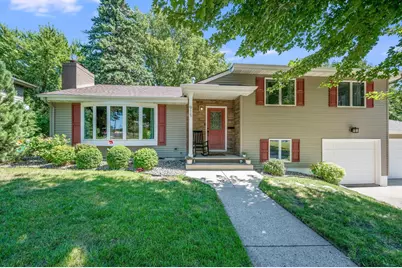 915 S Hampton Street, Fairmont, MN 56031 - Photo 1