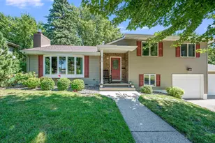 915 S Hampton St, Fairmont, MN 56031 - Photo 1