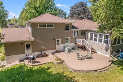 915 S Hampton Street, Fairmont, MN 56031 - Photo 3