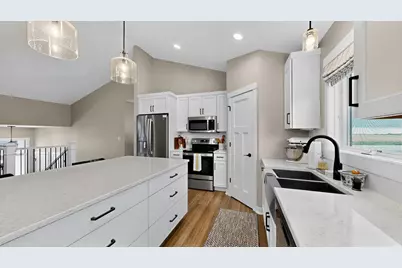 2431 Phoenix Road SW, Rochester, MN 55902 - Photo 7