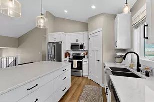 2431 Phoenix Rd SW, Rochester, MN 55902 - Photo 7