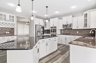 18072 Hyde Park Ave, Lakeville, MN 55044 - Photo 3