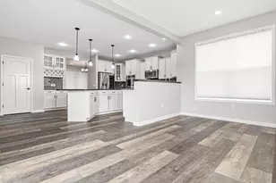 18072 Hyde Park Ave, Lakeville, MN 55044 - Photo 5