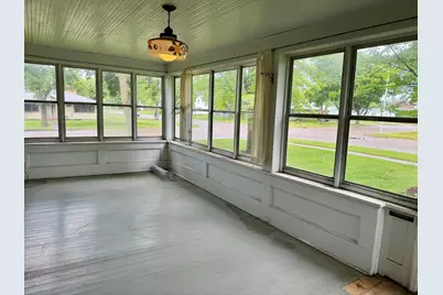 208 N 7th Street, Olivia, MN 56277 - Photo 3