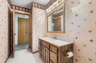 2507 Belmont Ln E, North Saint Paul, MN 55109 - Photo 13