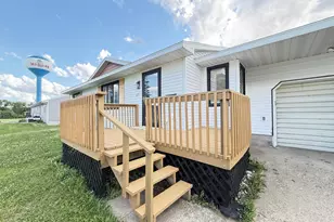 421 9th Ave, Madison, MN 56256 - Photo 1