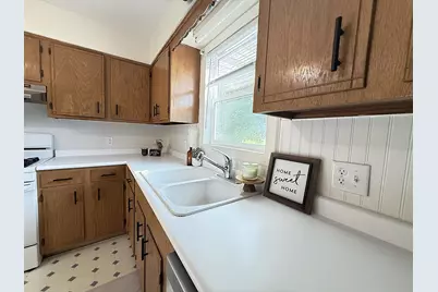 421 9th Avenue, Madison, MN 56256 - Photo 17