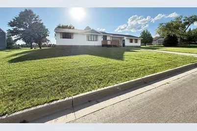 421 9th Avenue, Madison, MN 56256 - Photo 5