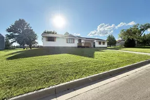 421 9th Ave, Madison, MN 56256 - Photo 5