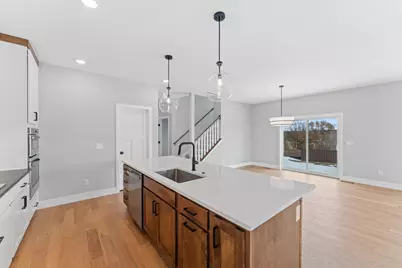 635 Parkside Court, Eagan, MN 55123 - Photo 7