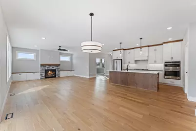 635 Parkside Court, Eagan, MN 55123 - Photo 7