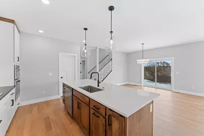 635 Parkside Court, Eagan, MN 55123 - Photo 9