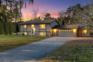 2835 Laurel St S, Cambridge, MN 55008 - Photo 1