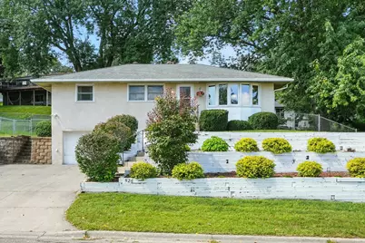 526 9th Avenue S, South Saint Paul, MN 55075 - Photo 1