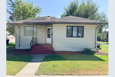 227 W Bancroft Avenue, Fergus Falls, MN 56537 - Photo 1