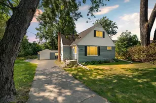 1008 Burke Ave W, Roseville, MN 55113 - Photo 1