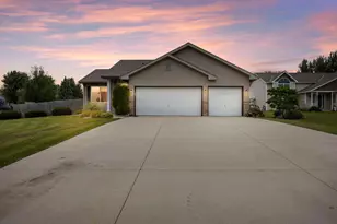 308 Vernica Pl, Watertown, MN 55388 - Photo 1