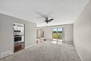 10281 Arrowwood Dr, Eden Prairie, MN 55347 - Photo 3