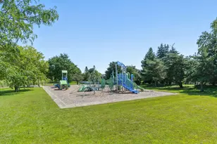 10281 Arrowwood Dr, Eden Prairie, MN 55347 - Photo 29