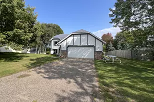 1433 Glenridge Dr, Prescott, WI 54021 - Photo 3
