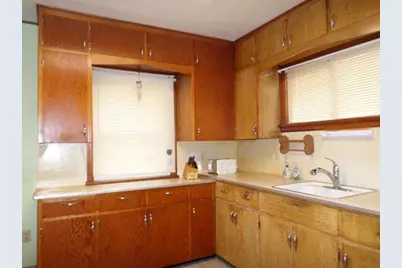 414 Hamilton Avenue NE, Red Lake Falls, MN 56750 - Photo 5