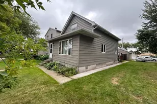 718 11th St N, Virginia, MN 55792 - Photo 1