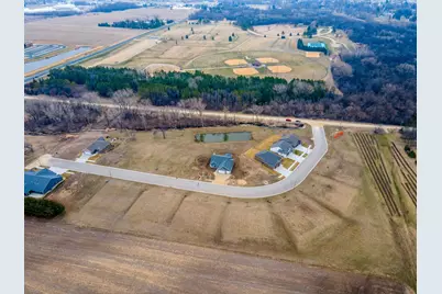 656 Kodiak Drive NW, Stewartville, MN 55976 - Photo 5