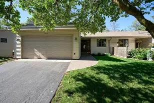 5313 Yorktown Ln N, Plymouth, MN 55442 - Photo 1