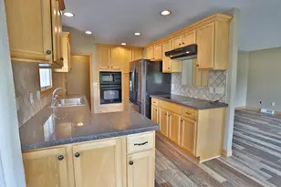 931 Roosevelt St, River Falls, WI 54022 - Photo 5