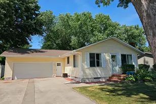 931 Roosevelt St, River Falls, WI 54022 - Photo 1