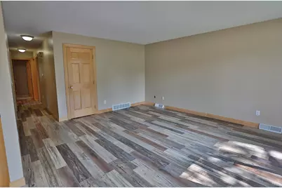 931 Roosevelt Street, River Falls, WI 54022 - Photo 9