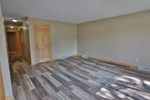 931 Roosevelt St, River Falls, WI 54022 - Photo 9