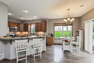 594 Stonewood Ln, Burnsville, MN 55306 - Photo 11