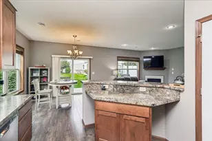 594 Stonewood Ln, Burnsville, MN 55306 - Photo 15