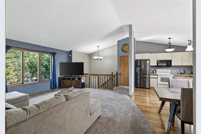 7344 Degrio Way, Inver Grove Heights, MN 55076 - Photo 5