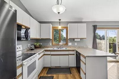 7344 Degrio Way, Inver Grove Heights, MN 55076 - Photo 9