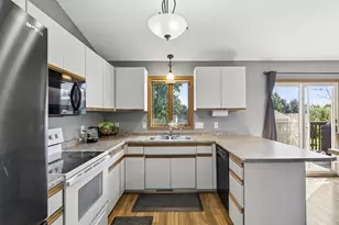 7344 Degrio Way, Inver Grove Heights, MN 55076 - Photo 9