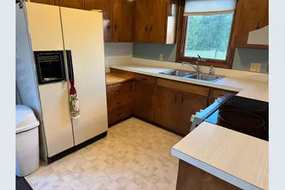 110 E Stokes Avenue, Badger, MN 56714 - Photo 5