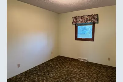 110 E Stokes Avenue, Badger, MN 56714 - Photo 9