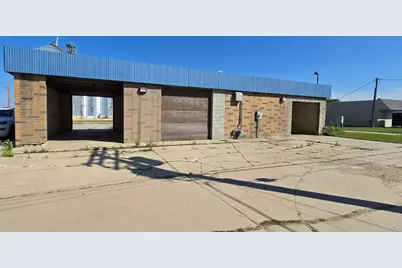 120 8th Avenue NE, Pipestone, MN 56164 - Photo 13