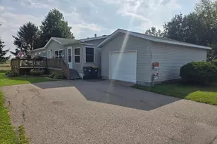 105 Plato St, Mankato, MN 56001 - Photo 1