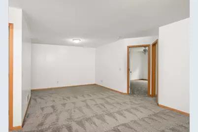 6127 32nd Avenue N, Crystal, MN 55422 - Photo 15