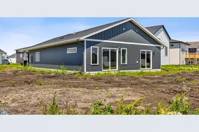 2562 Golden Lane S, Fargo, ND 58104 - Photo 3