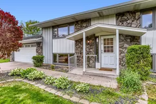 518 Rolls Rd, New Brighton, MN 55112 - Photo 3