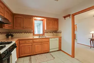 518 Rolls Rd, New Brighton, MN 55112 - Photo 9