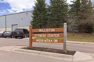 15710 Highwood Dr, Minnetonka, MN 55345 - Photo 91