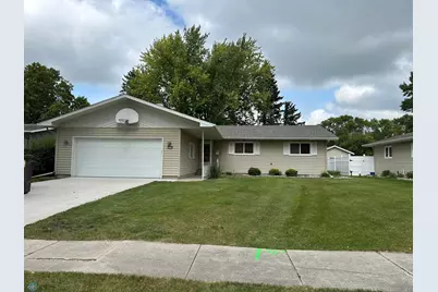 2526 Willow Road N, Fargo, ND 58102 - Photo 1