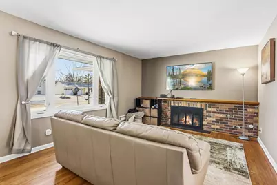 8206 Hemingway Avenue S, Cottage Grove, MN 55016 - Photo 3